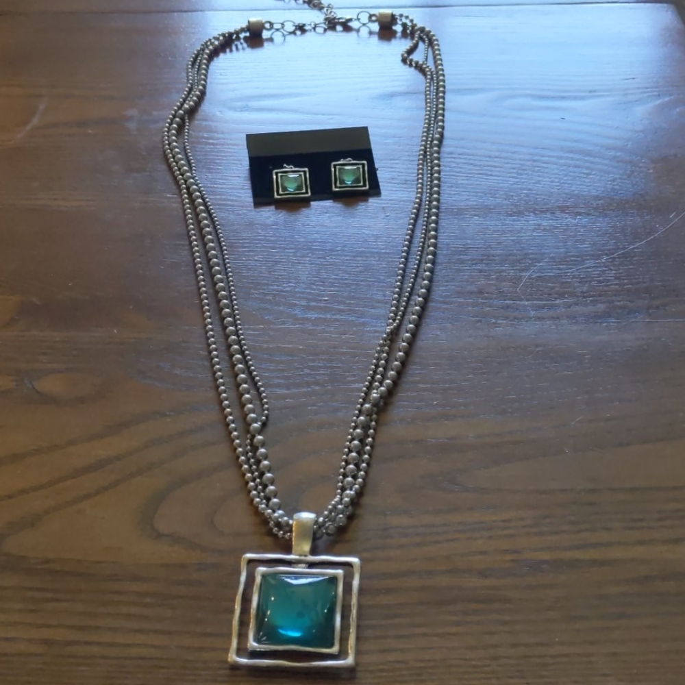 Aqua pendant necklace